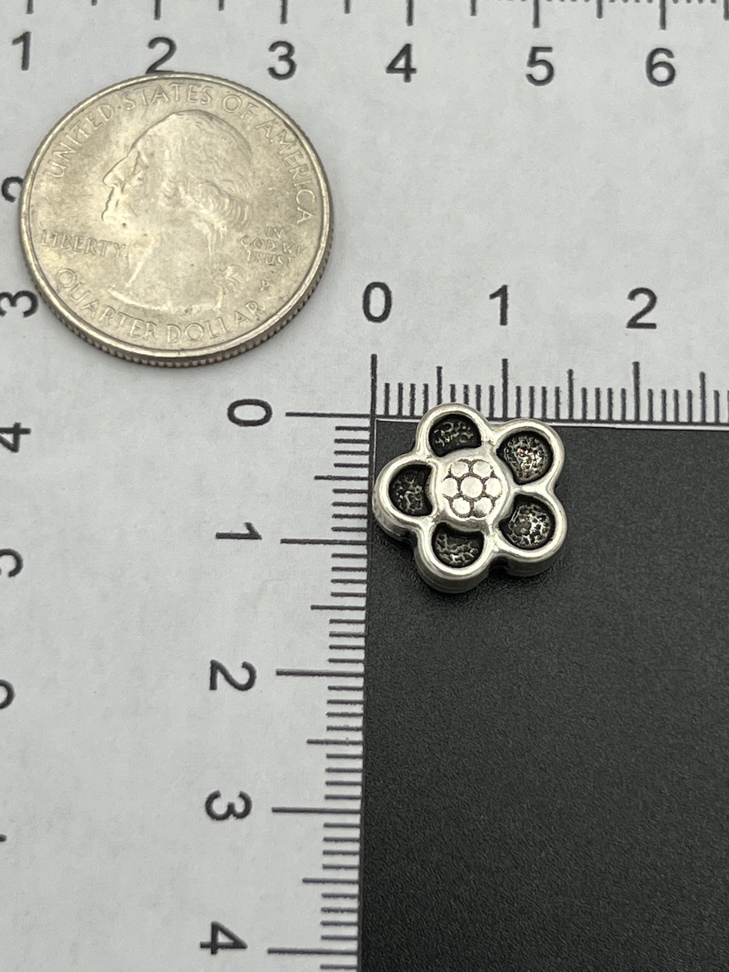 13mm Metalized Plastic Flower Bead 12 Pack